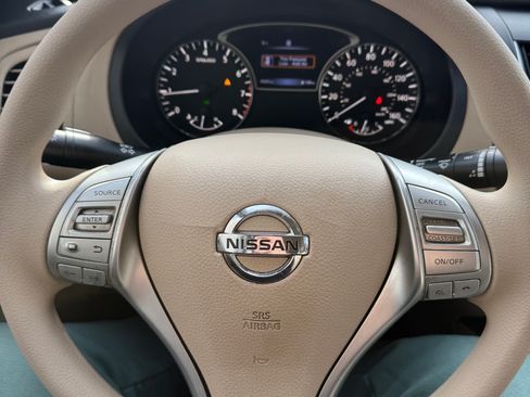 Used 2016 Nissan Altima 2.5 S w/ Power Driver Seat Package image 10