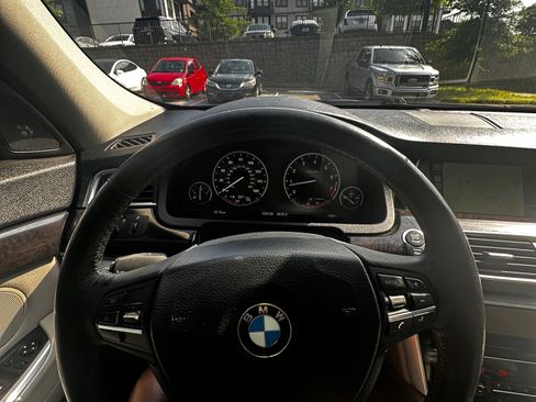 Used 2013 BMW 535i Gran Turismo RWD image 10