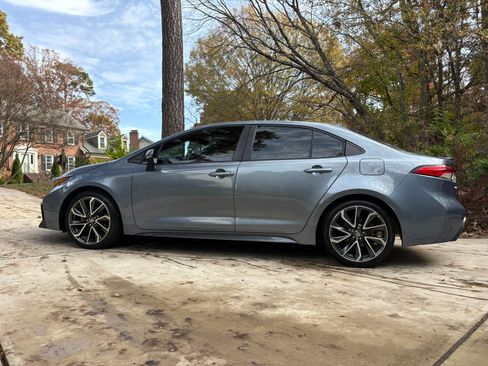 Used 2020 Toyota Corolla SE image 9