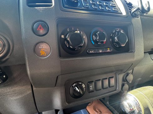 Used 2005 Nissan Frontier NISMO w/ (J01) Sunroof Pkg image 30