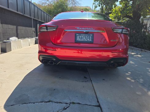 Used 2021 Maserati Ghibli Trofeo image 8