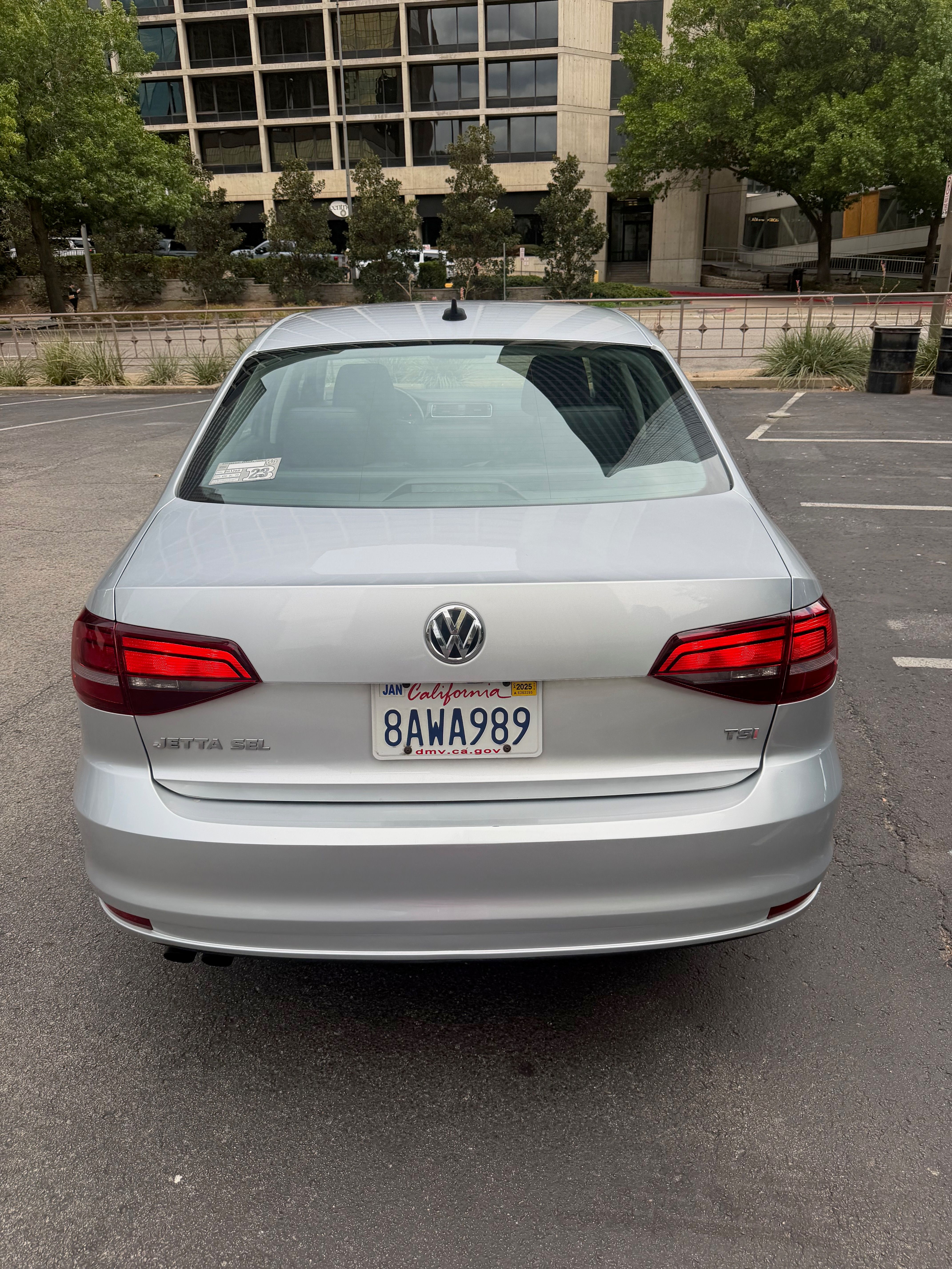 Used 2016 Volkswagen Jetta SEL w/ Lighting Package FWD image 26