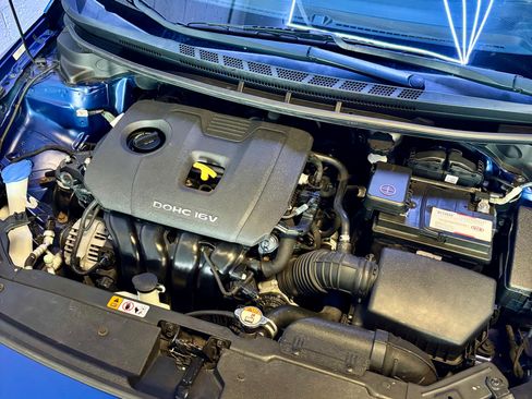 Used 2018 Kia Forte LX image 11