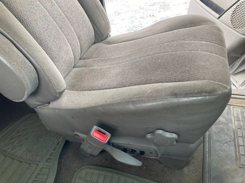 Used 2004 Chevrolet Astro Passenger AWD w/ LS Preferred Equipment Group image 13