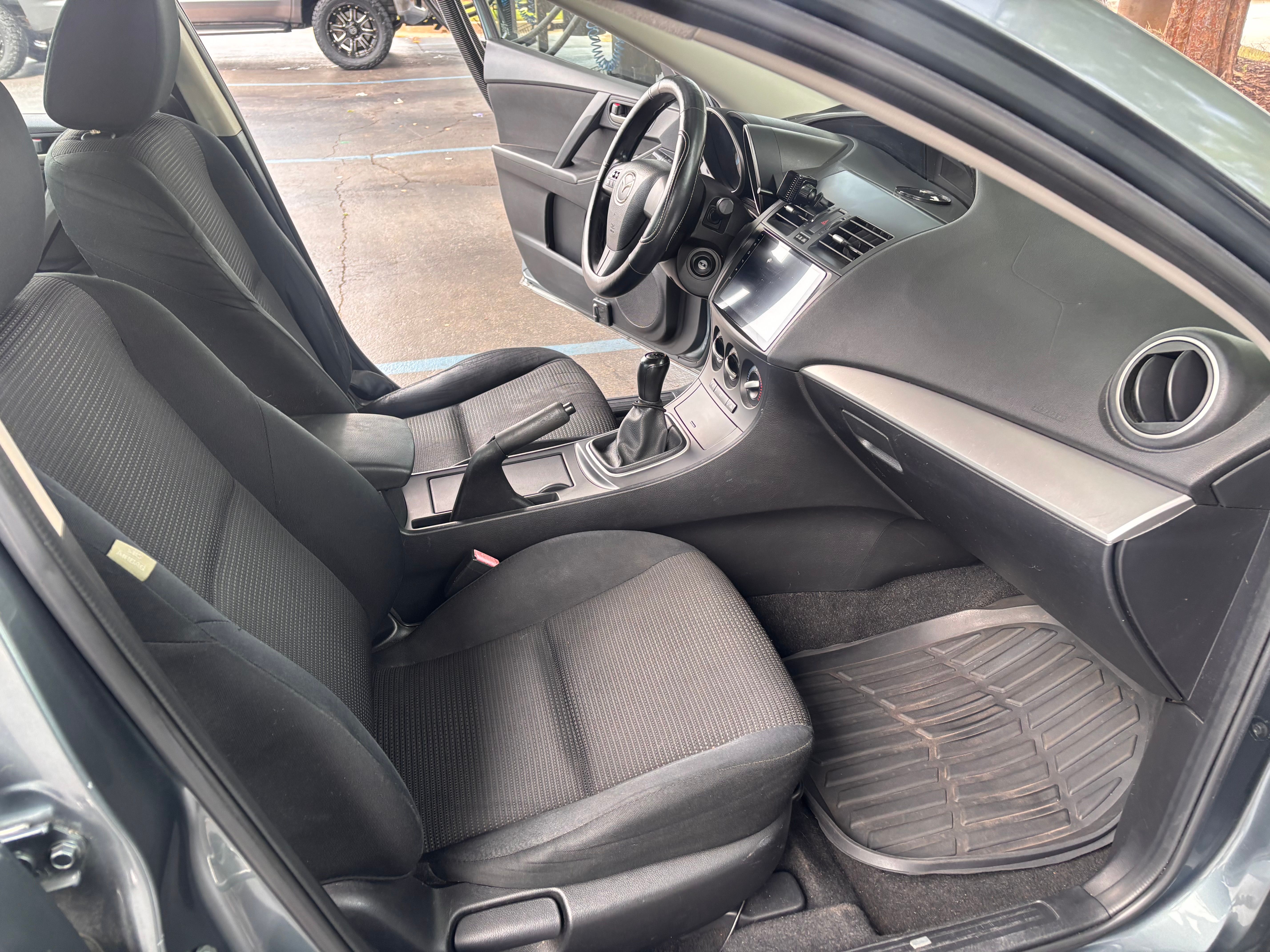 Used 2012 MAZDA MAZDA3 i Sport FWD image 11