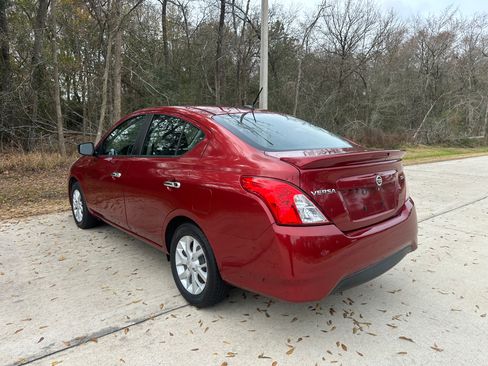 Used 2018 Nissan Versa SV w/ SV Special Edition Package image 5