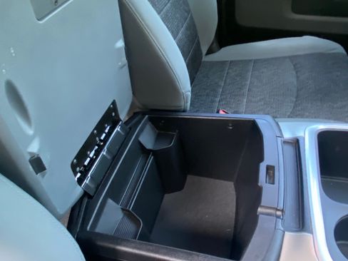 Used 2019 RAM 1500 Big Horn AWD/4WD image 12