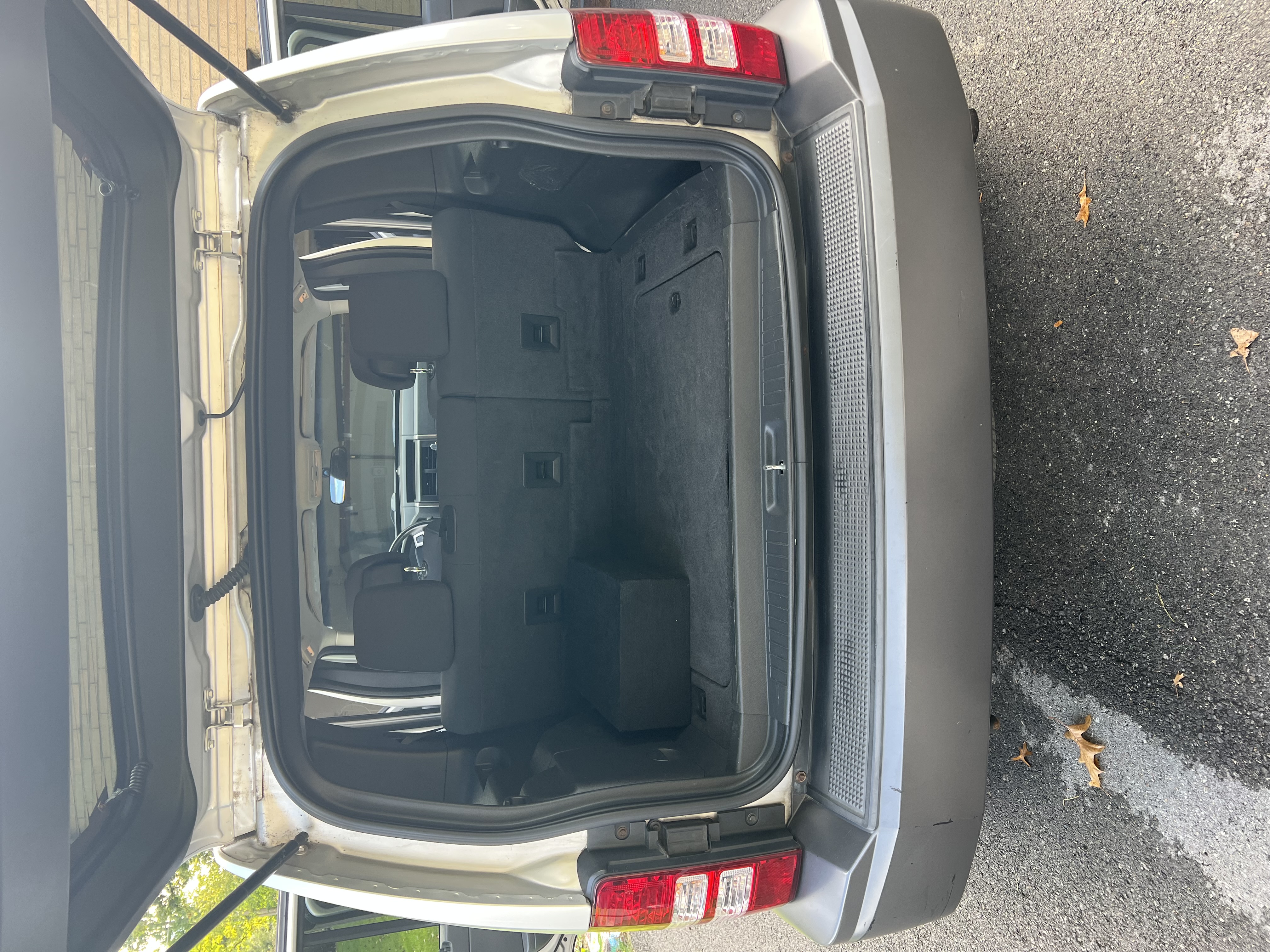 Used 2010 Jeep Liberty Renegade AWD/4WD image 10