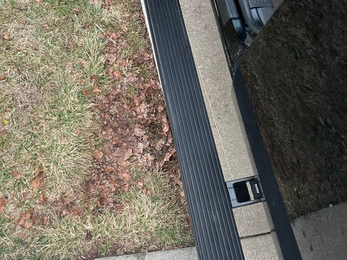 Used 2008 GMC Sierra 2500 SLT w/ Z71 Off-Road Package image 5