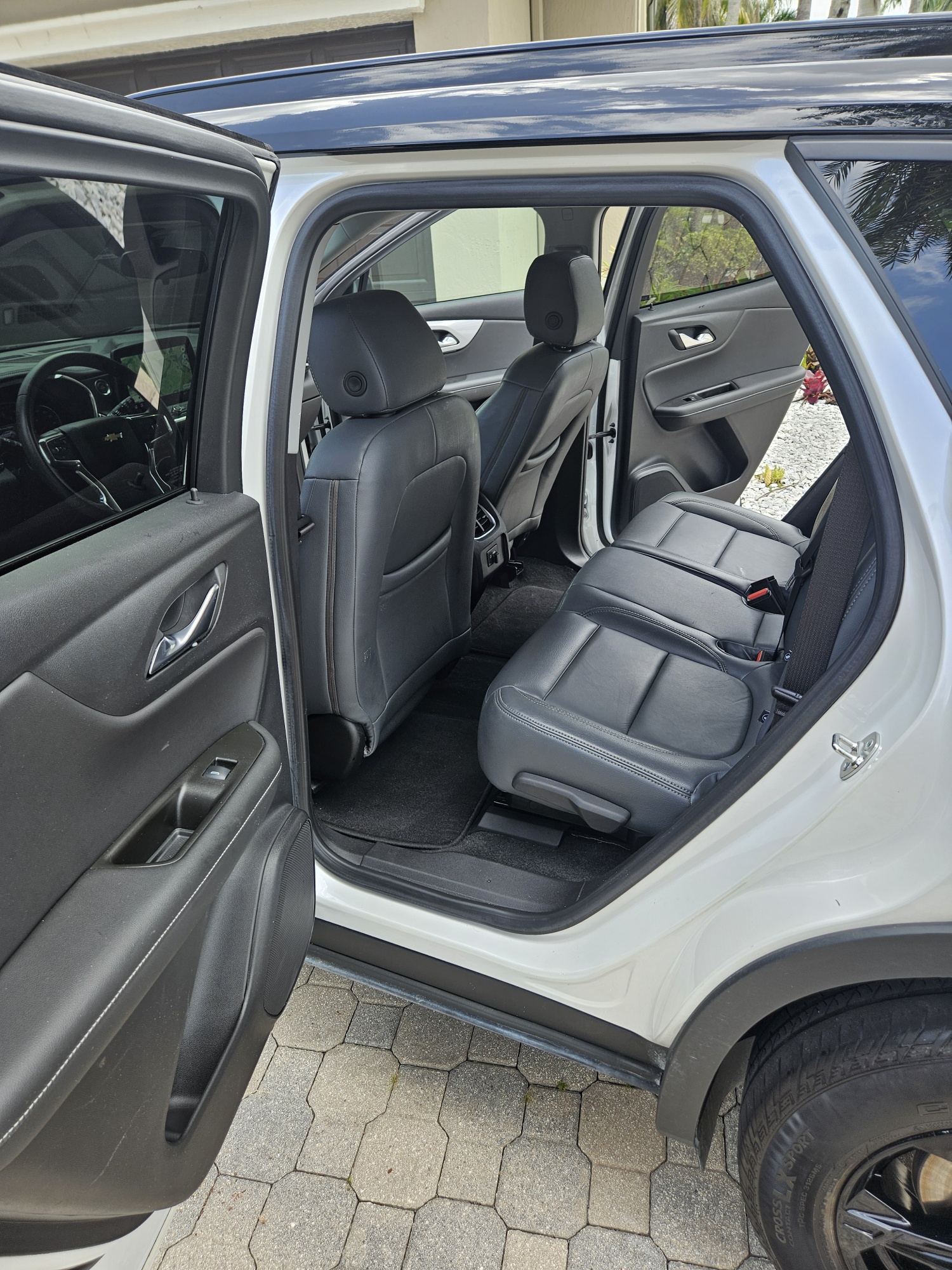Used 2024 Chevrolet Blazer LT w/ Midnight/Sport Edition FWD image 23