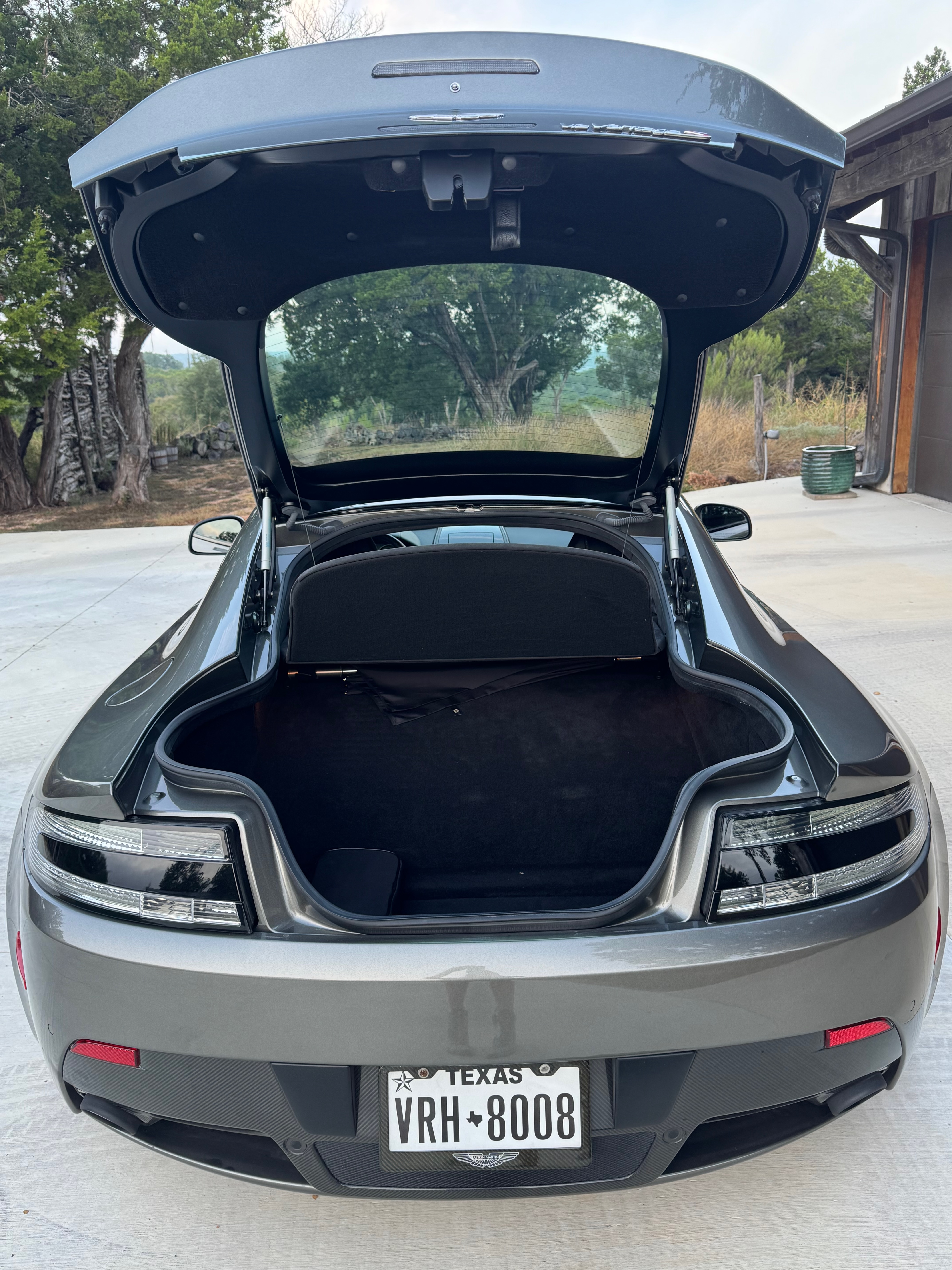 Used 2016 Aston Martin V12 Vantage S RWD image 17