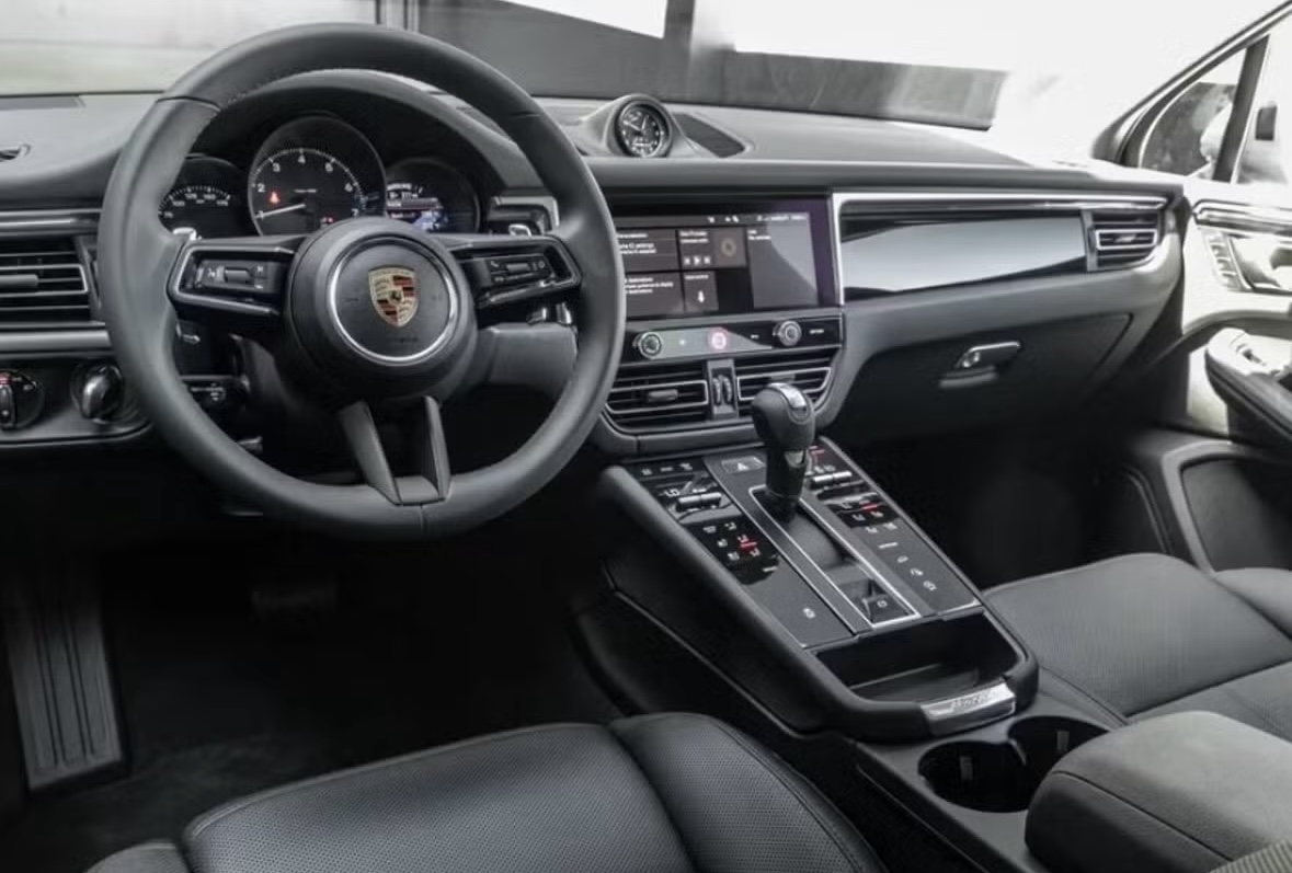 Used 2022 Porsche Macan AWD/4WD image 10