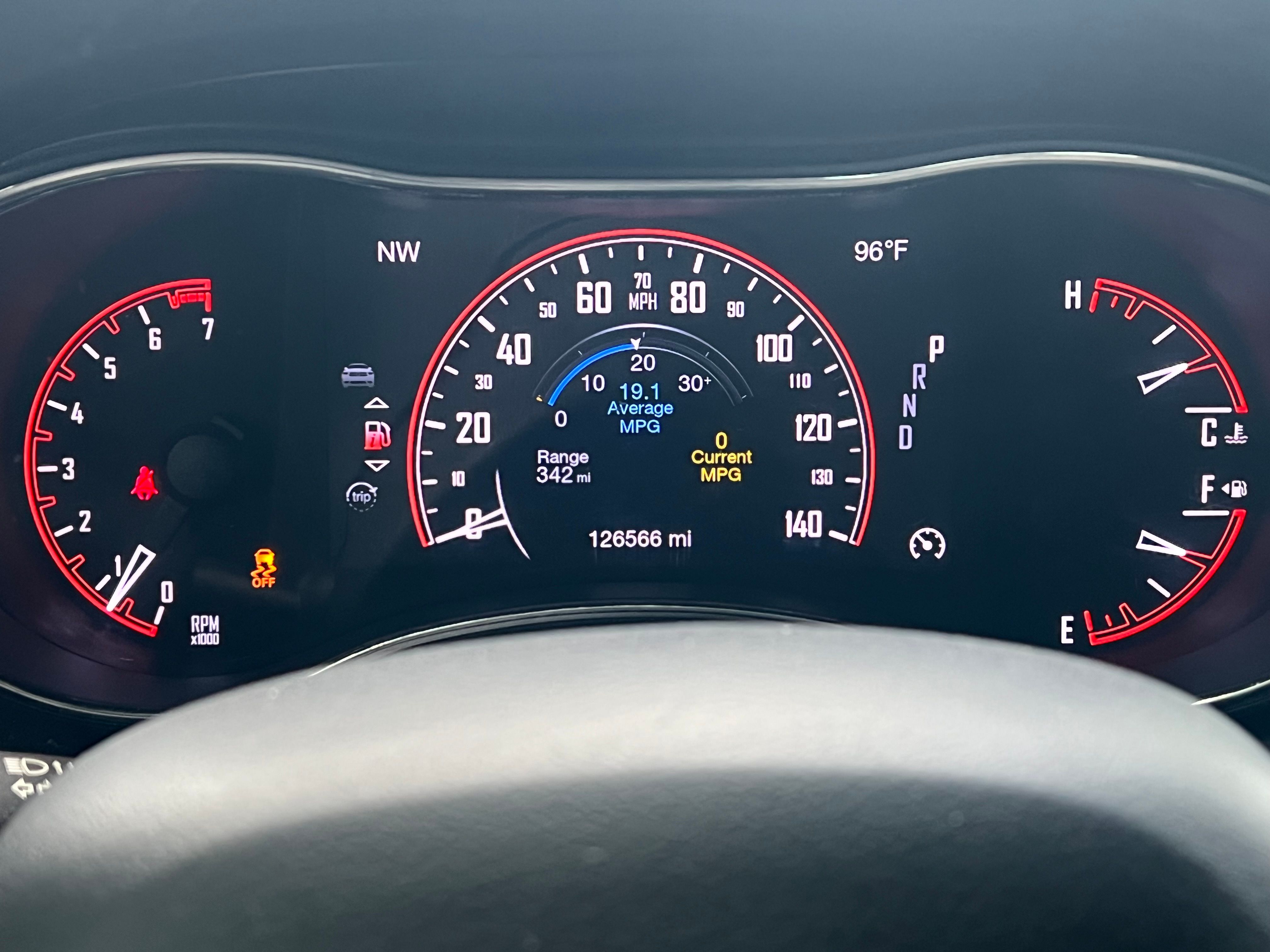 Used 2018 Dodge Durango SXT w/ 3rd Row Seating Group RWD image 14