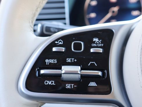 Used 2023 Mercedes-Benz Maybach GLS 600 4MATIC image 19