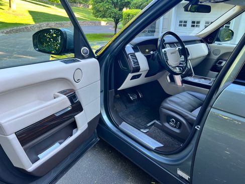 Used 2016 Land Rover Range Rover Supercharged AWD/4WD image 13