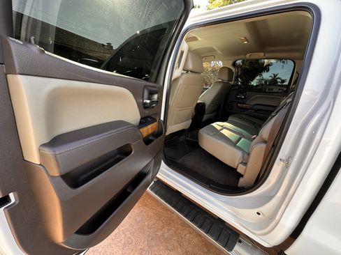 Used 2018 GMC Sierra 1500 SLT w/ SLT Premium Package image 13