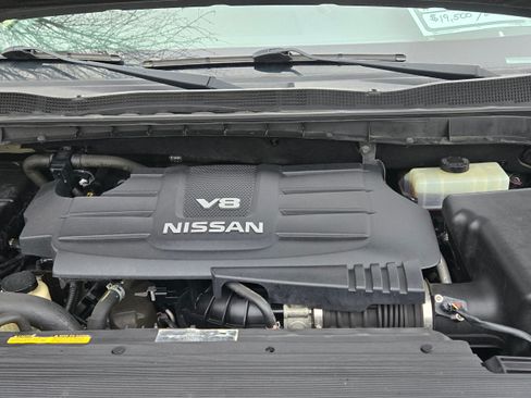 Used 2017 Nissan Titan Platinum Reserve image 17