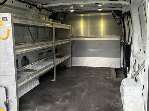 Used 2017 Ford Transit 150 130 Low Roof RWD image 9
