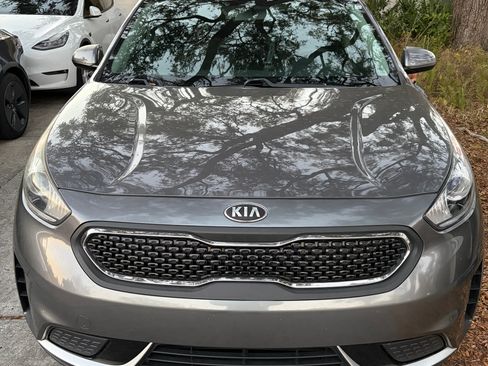 Used 2017 Kia Niro LX image 5