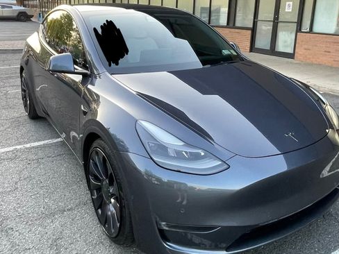 Used 2022 Tesla Model Y Performance AWD/4WD image 9