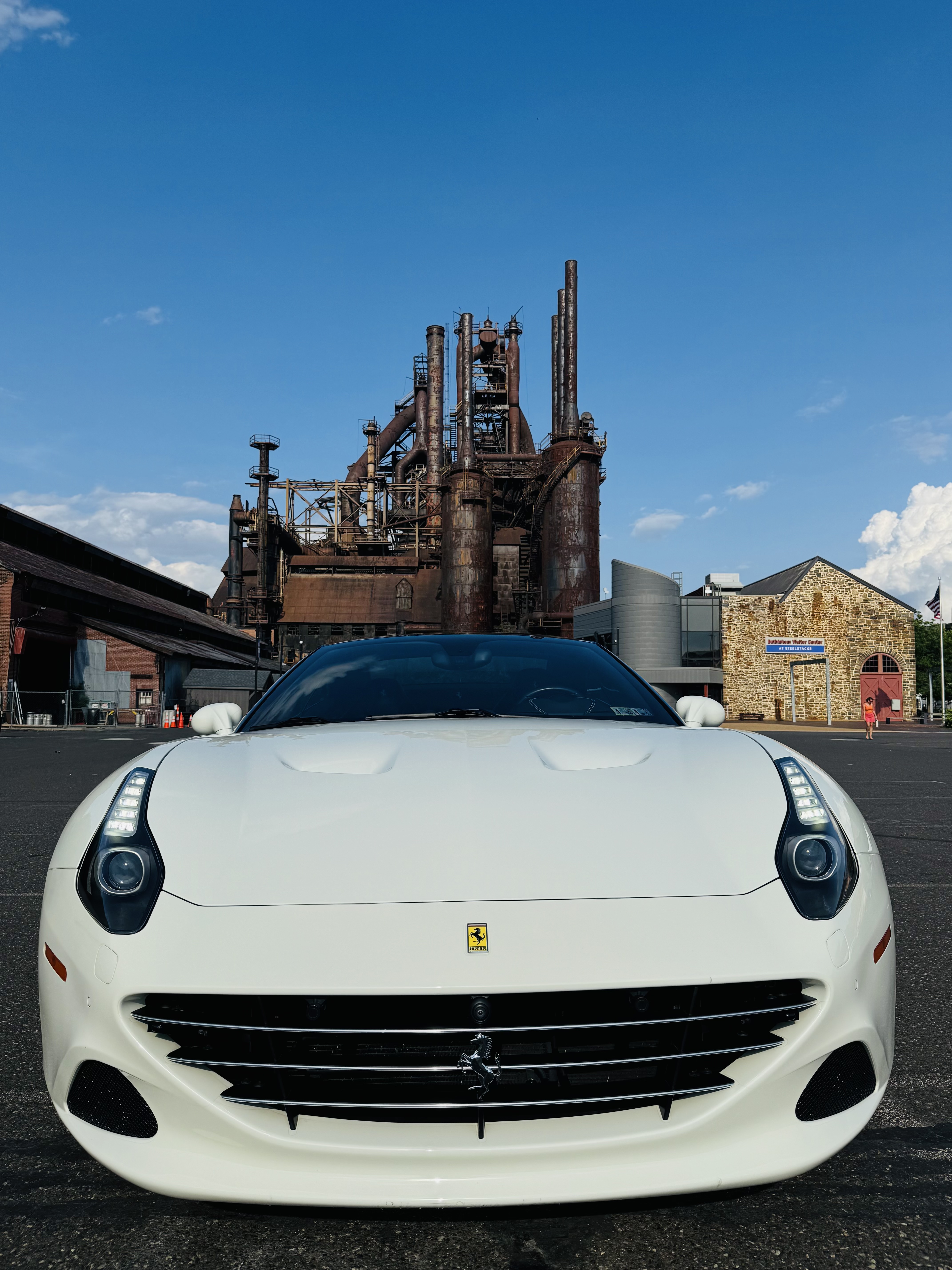 Used 2016 Ferrari California T RWD image 25