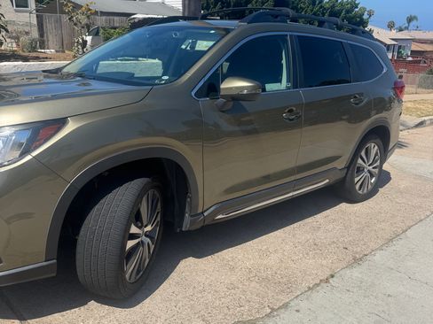 Used 2022 Subaru Ascent Limited w/ Technology Package AWD/4WD image 4