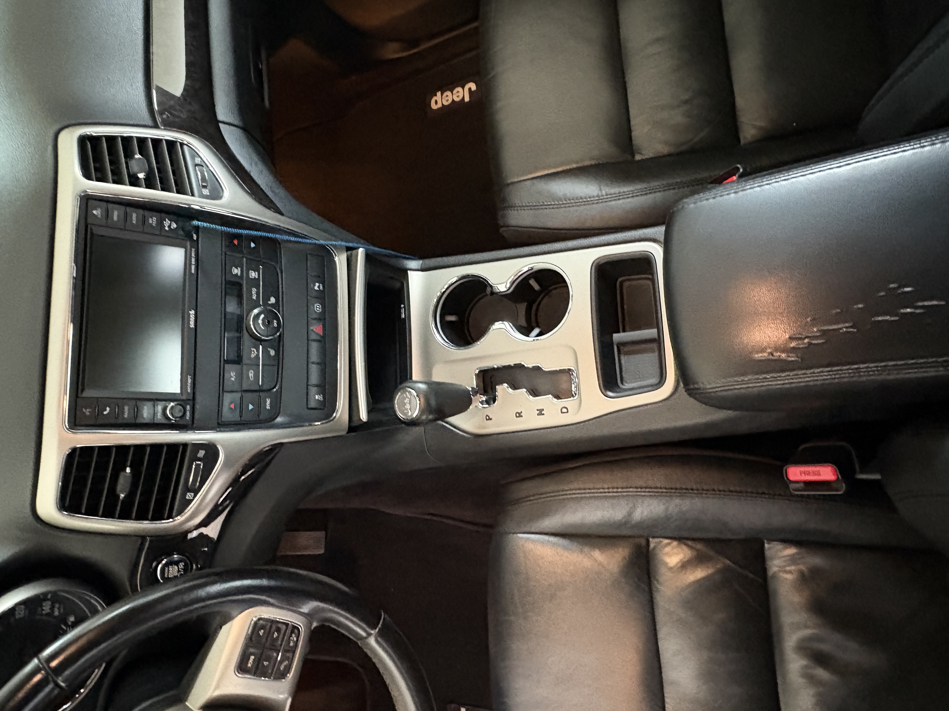 Used 2012 Jeep Grand Cherokee Laredo AWD/4WD image 13