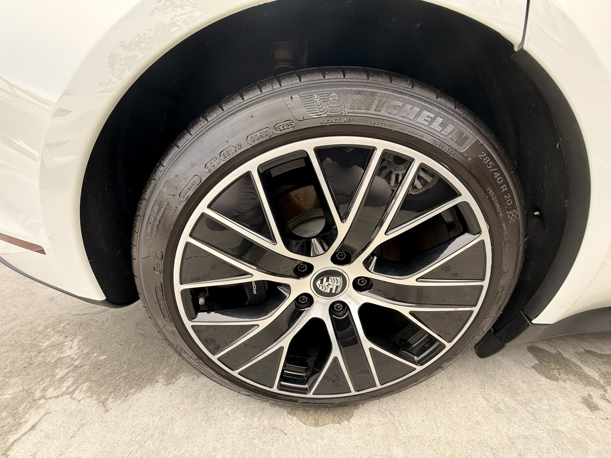 Used 2024 Porsche Taycan RWD image 19