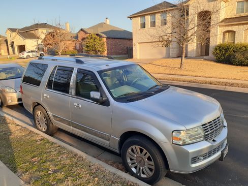 Used 2013 Lincoln Navigator 4WD w/ HD Trailer Tow Pkg image 4