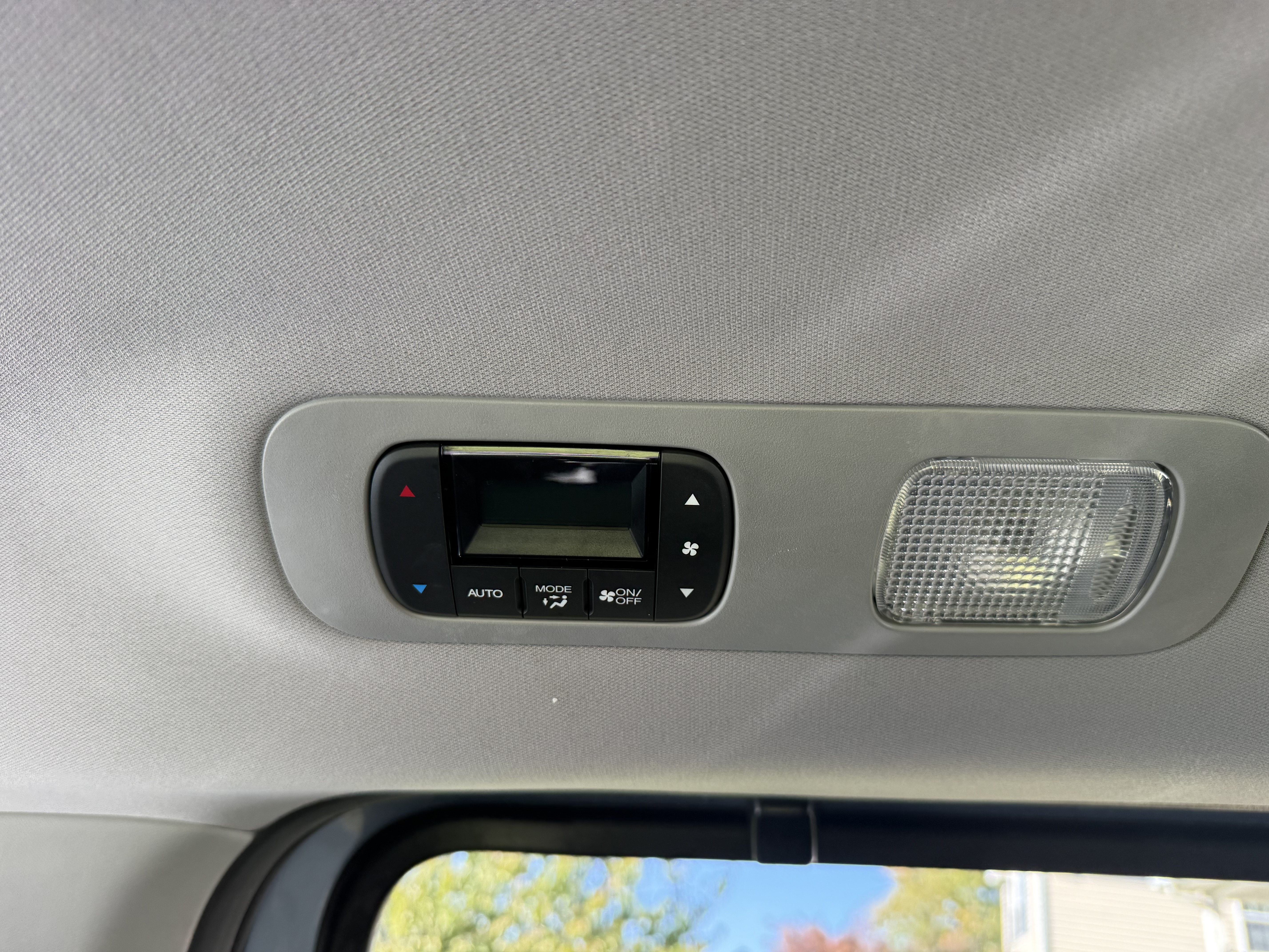 Used 2023 Honda Odyssey Elite image 16