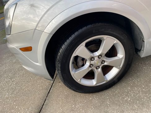 Used 2014 Chevrolet Captiva Sport LT w/ Convenience Package image 9