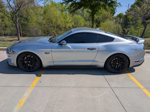 Used 2020 Ford Mustang GT w/ GT Performance Package image 11