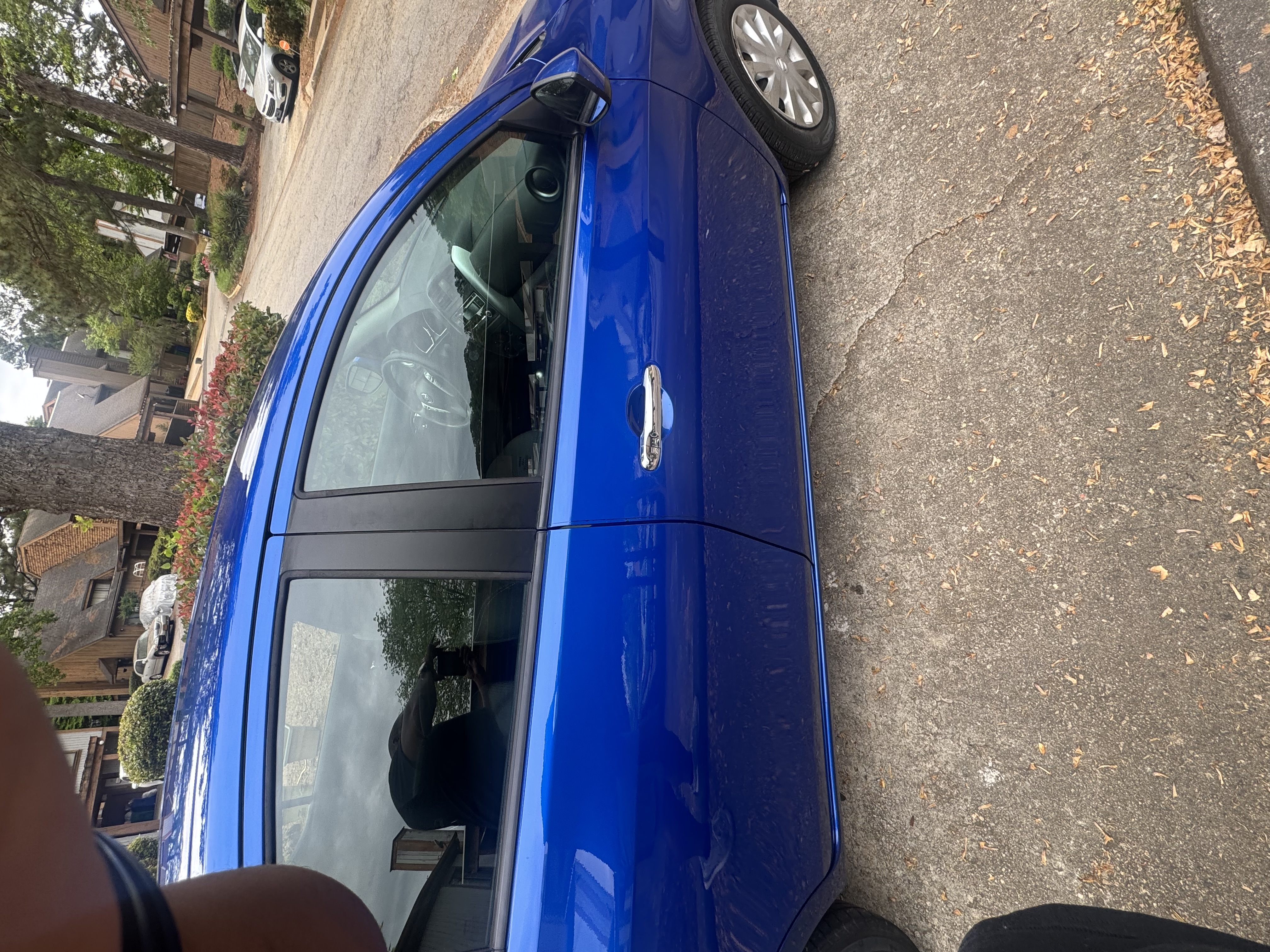 Used 2016 Nissan Versa SV FWD image 4