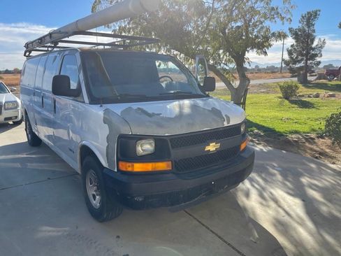 Used 2006 Chevrolet Express 2500 Extended w/ Power and Light Package image 4