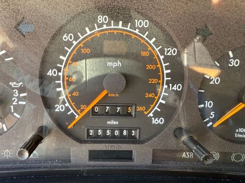 Used 1993 Mercedes-Benz 500 SL image 11