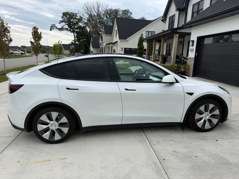 Used 2022 Tesla Model Y Performance AWD/4WD image 14