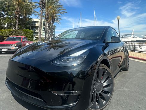 Used 2022 Tesla Model Y Performance image 1