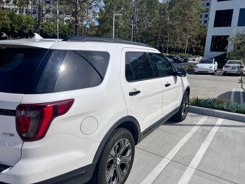 Used 2018 Ford Explorer Sport w/ Equipment Group 401A image 4