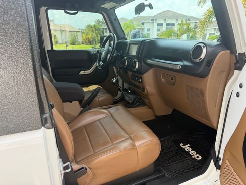 Used 2012 Jeep Wrangler Sahara AWD/4WD image 21