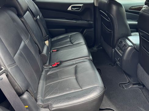 Used 2013 Nissan Pathfinder Platinum w/ Platinum Premium Pkg FWD image 9
