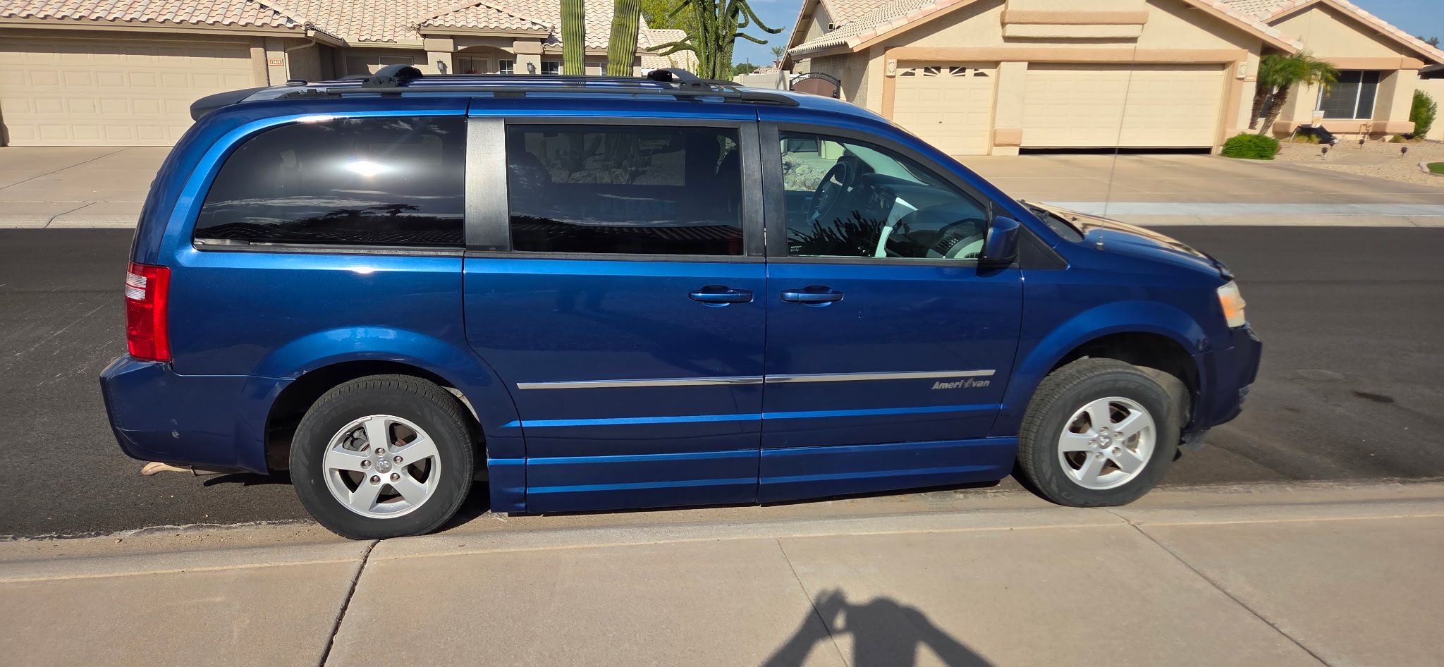 Used 2010 Dodge Grand Caravan SXT FWD image 5