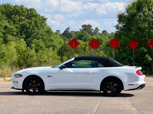 Used 2021 Ford Mustang GT Premium w/ Equipment Group 401A RWD image 5