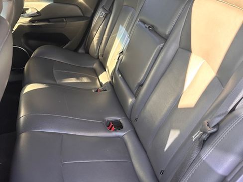 Used 2011 Chevrolet Cruze LT image 9