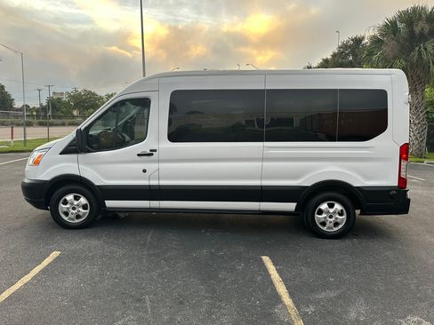 Used 2019 Ford Transit 350 XLT image 5