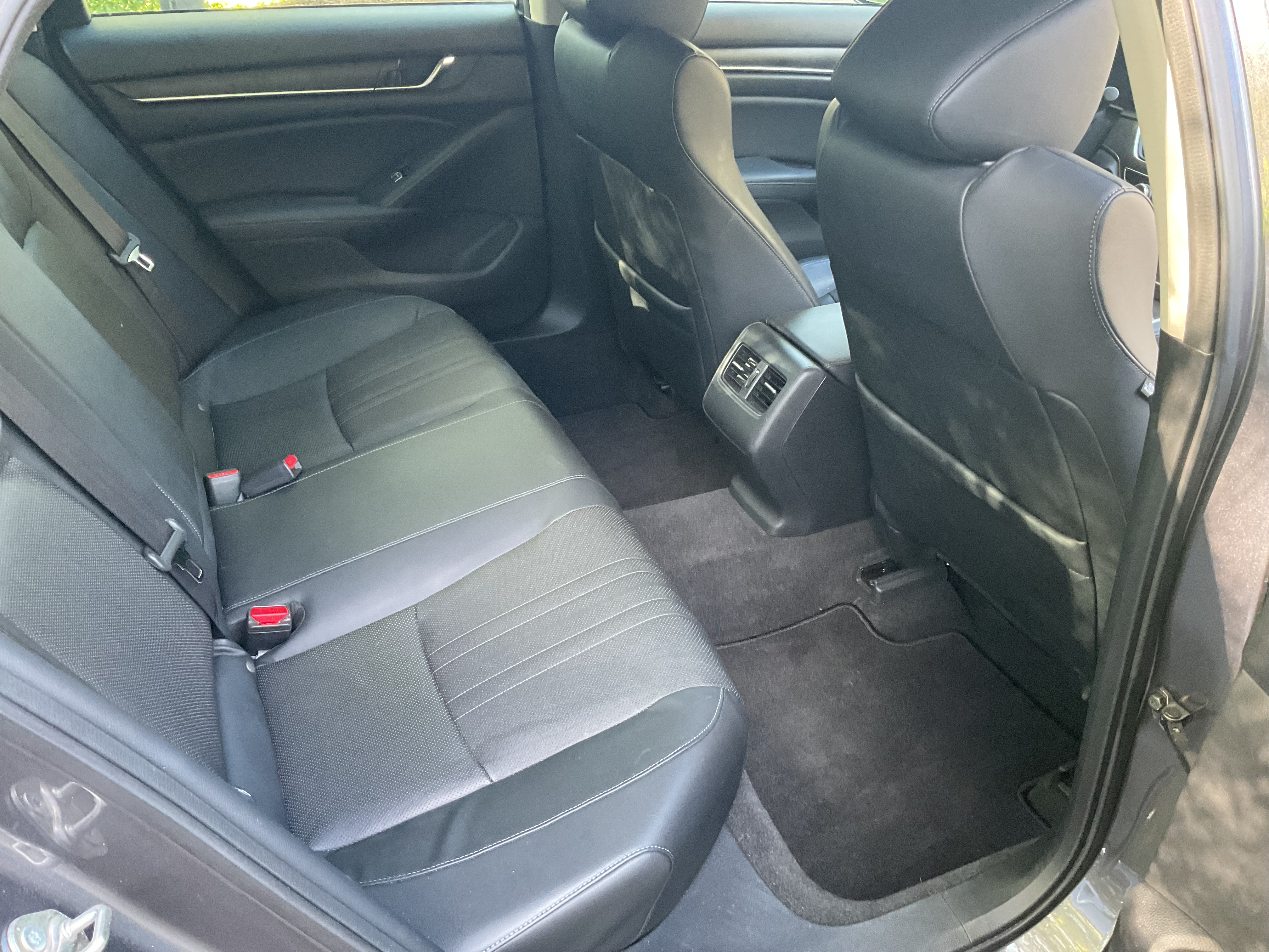 Used 2018 Honda Accord EX-L image 9