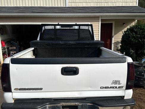 Used 2004 Chevrolet Silverado 2500 LT w/ Skid Plate Package image 14