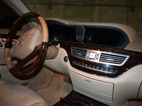 Used 2013 Mercedes-Benz S 550 image 22