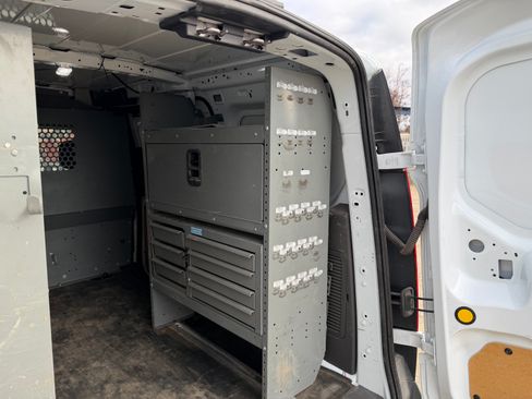 Used 2022 Ford Transit Connect XL image 9