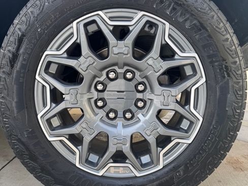 Used 2024 GMC Hummer EV 3X w/ LPO, Illumination Package image 28