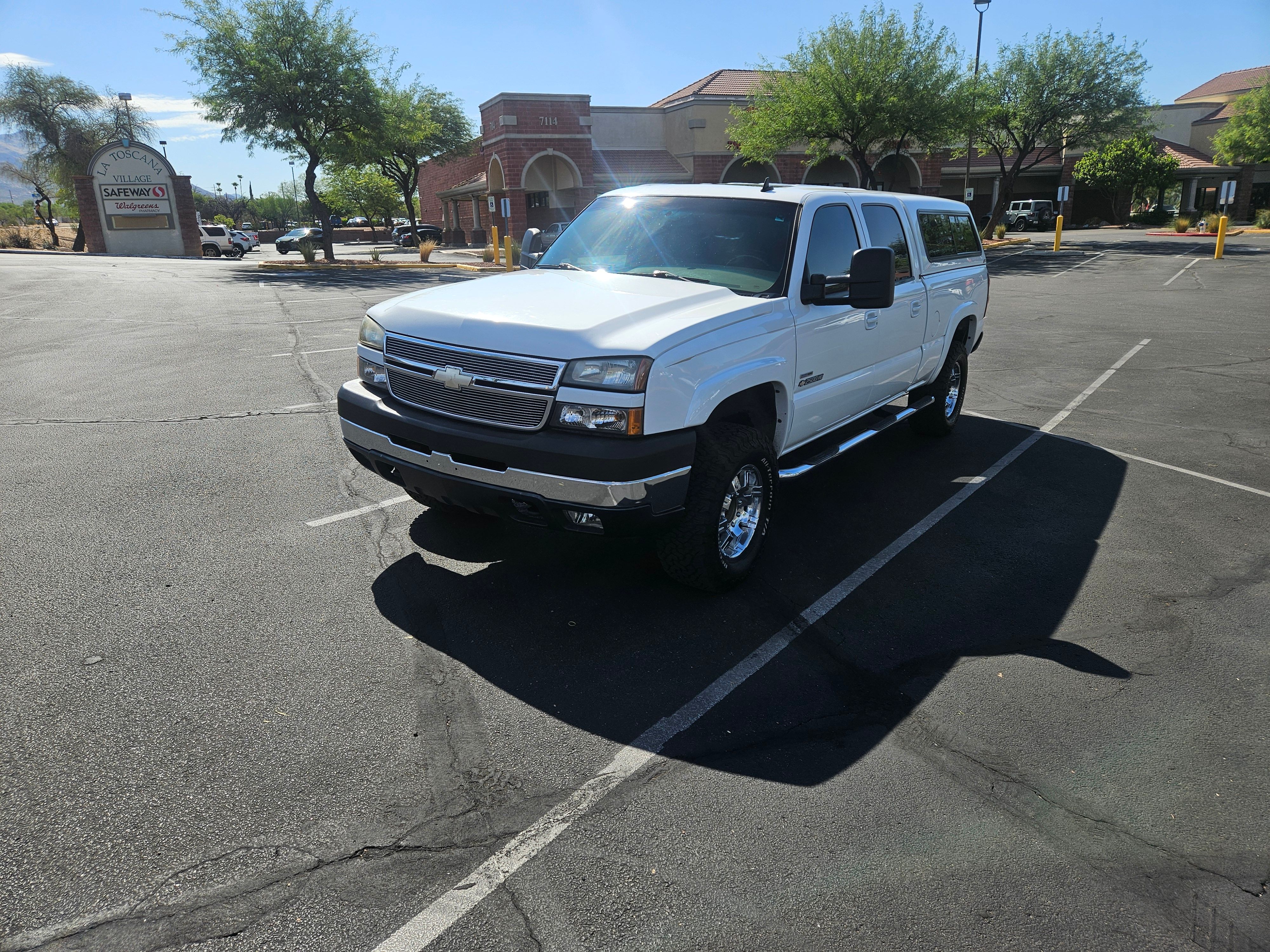 Used 2007 Chevrolet Silverado 2500 LT w/ Heavy-Duty Power Package AWD/4WD image 5